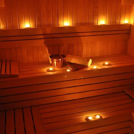 B-suites & Wellness ホテル