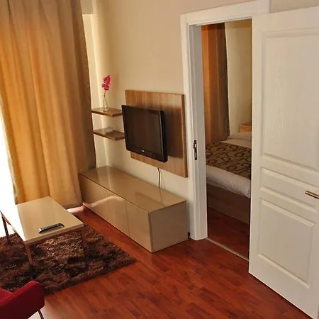 B-suites & Wellness Отель Гебзе