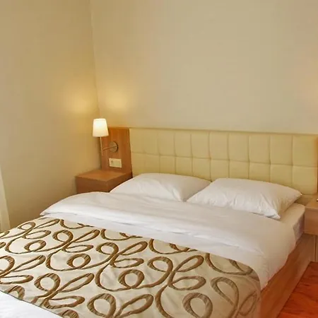 B-suites & Wellness Hotell