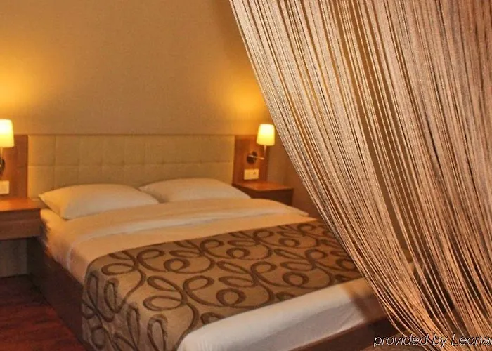 Hotell B-suites & Wellness 2*